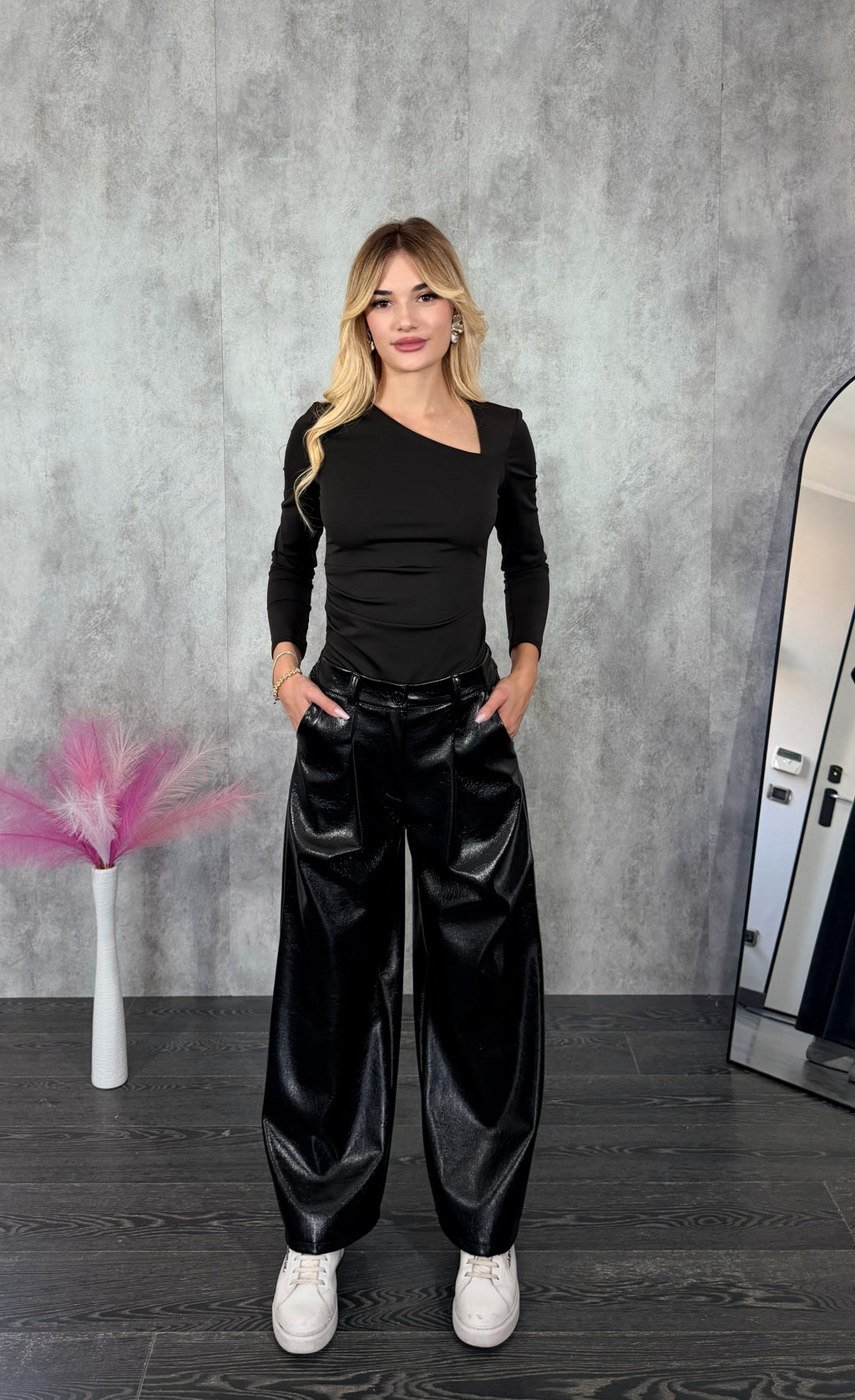 Pantaloni Wide Leg in Ecopelle Neri OFFLACE